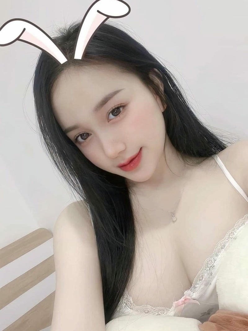 Ảnh học sinh vú to vẻ đẹp hình thể nổi trội