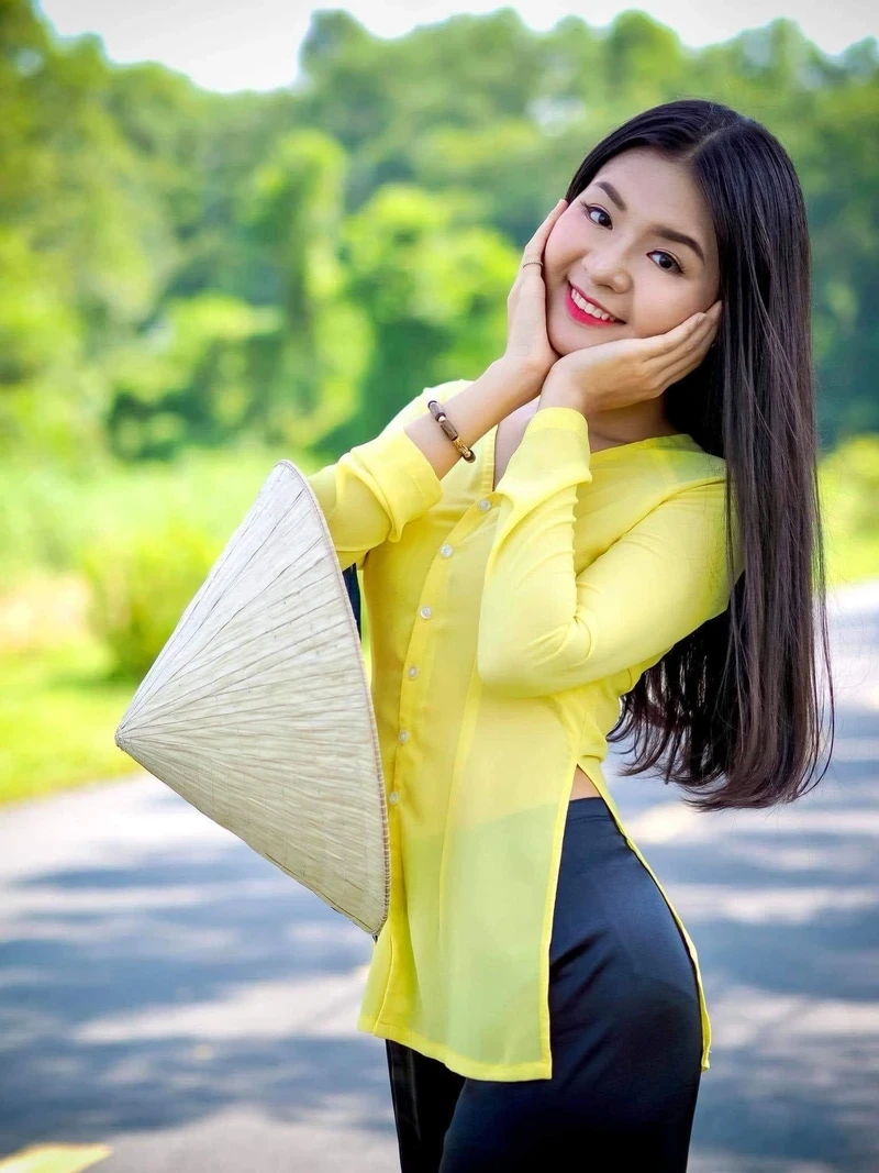Ảnh sex áo dài thướt tha gợi cảm
