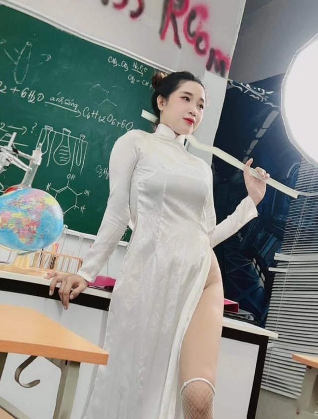 Ảnh sex áo dài vô cùng quyến rũ