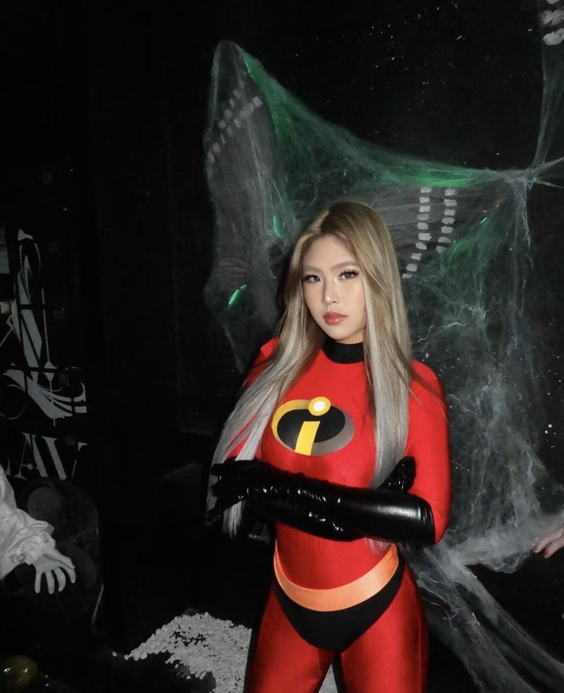 Cosplay siêu nhân với phong cách hành động nổi bật