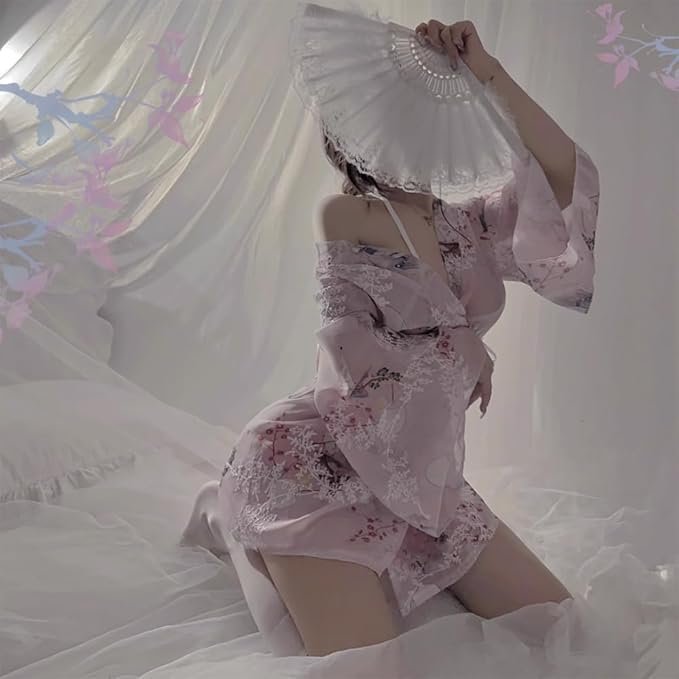 Gái Nhật Bản mặc kimono sexy khoe vòng 1 đầy đặn
