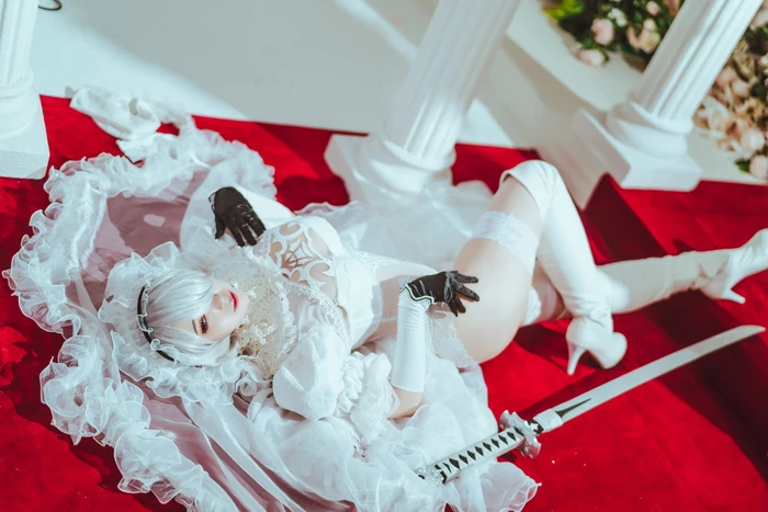 Gái xinh váy cưới sexy lộ hàng nóng bỏng