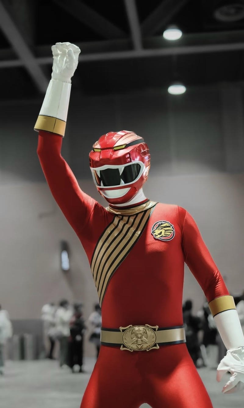 Hình cosplay siêu nhân mang vẻ dũng cảm mạnh mẽ