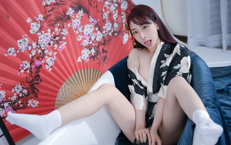 Hình sex kimono mềm mại gợi cảm