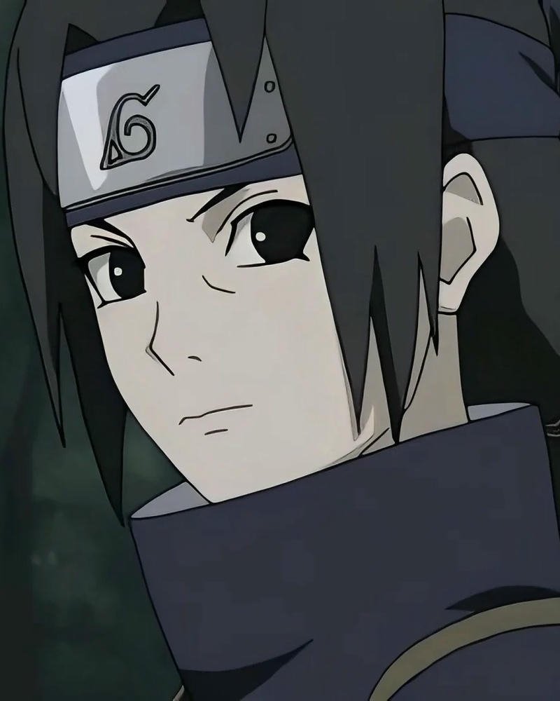 Itachi Sharingan nhìn thẳng với đôi mắt đỏ