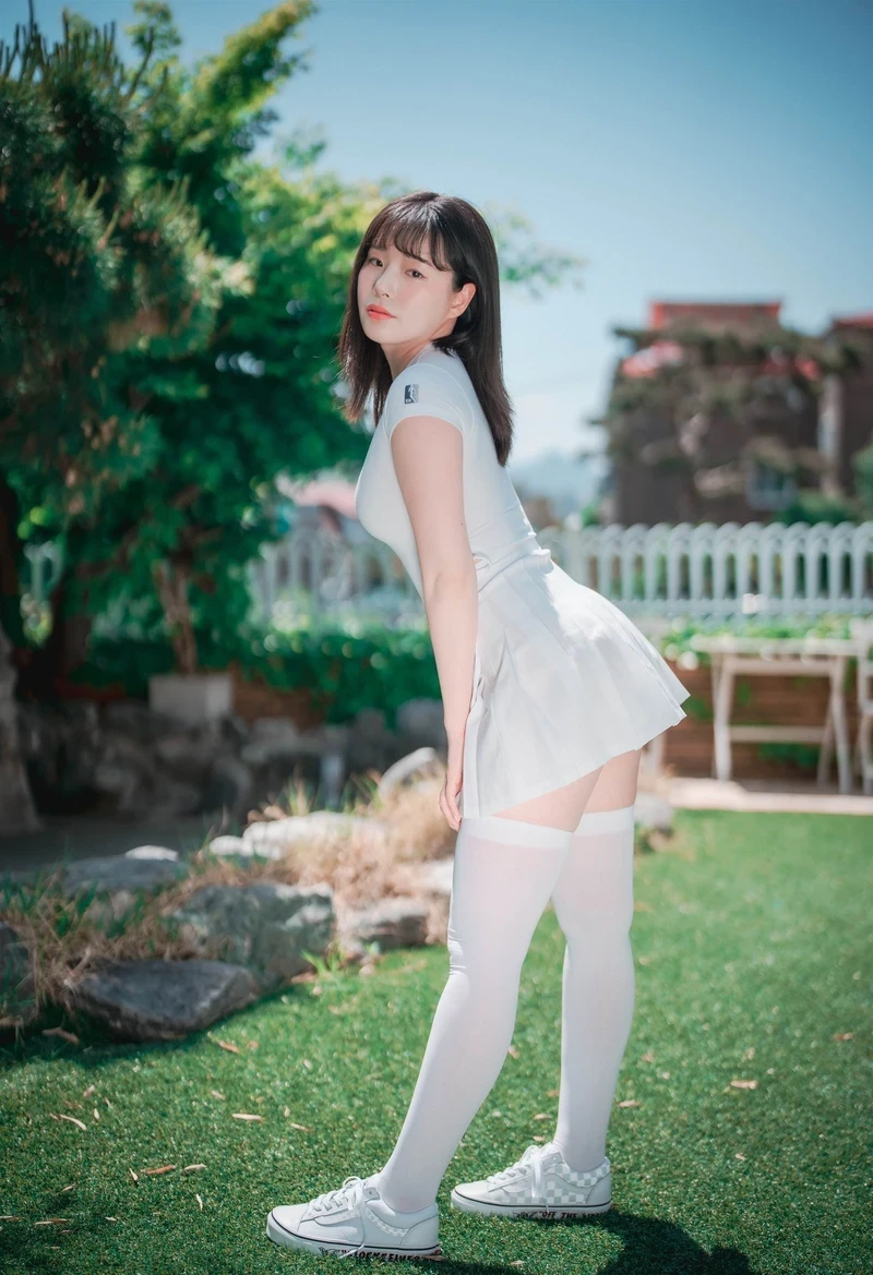 Mơn mởn căng tròn ảnh bóp vú gái xinh