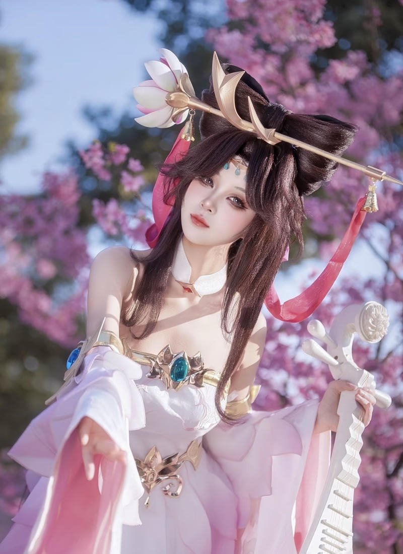 Nhân vật cosplay Điêu Thuyền với phong thái mỹ nữ