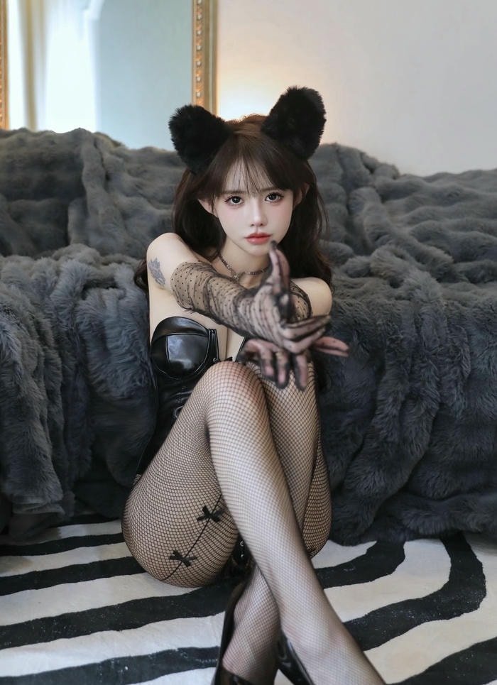 ảnh gái múp cơ thể hài hòa