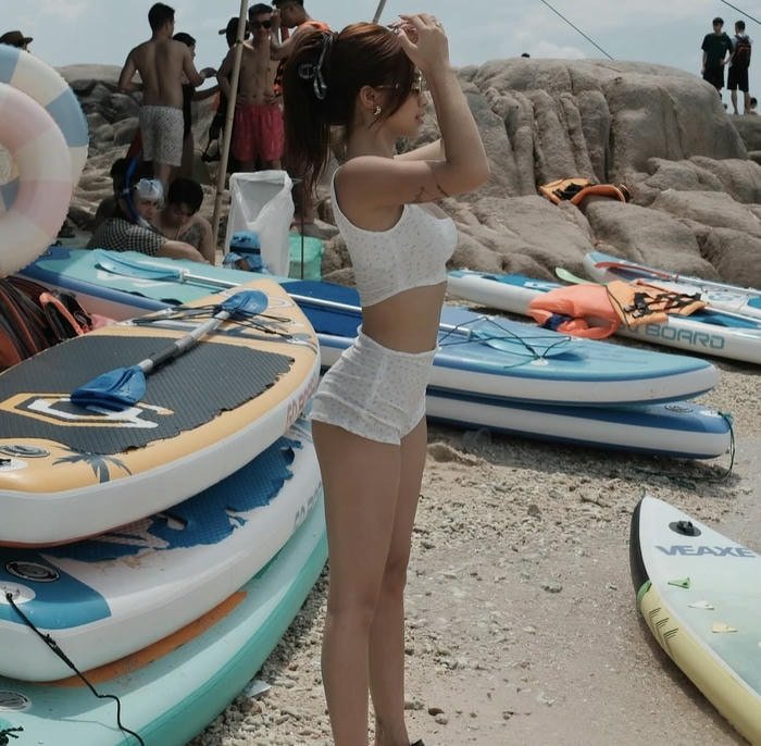 ảnh louis phạm bikini được nhiều quan tâm