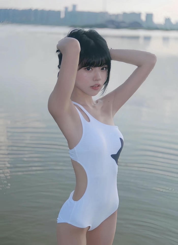 hình ảnh gái xinh mặc bikini đi biển nổi bật