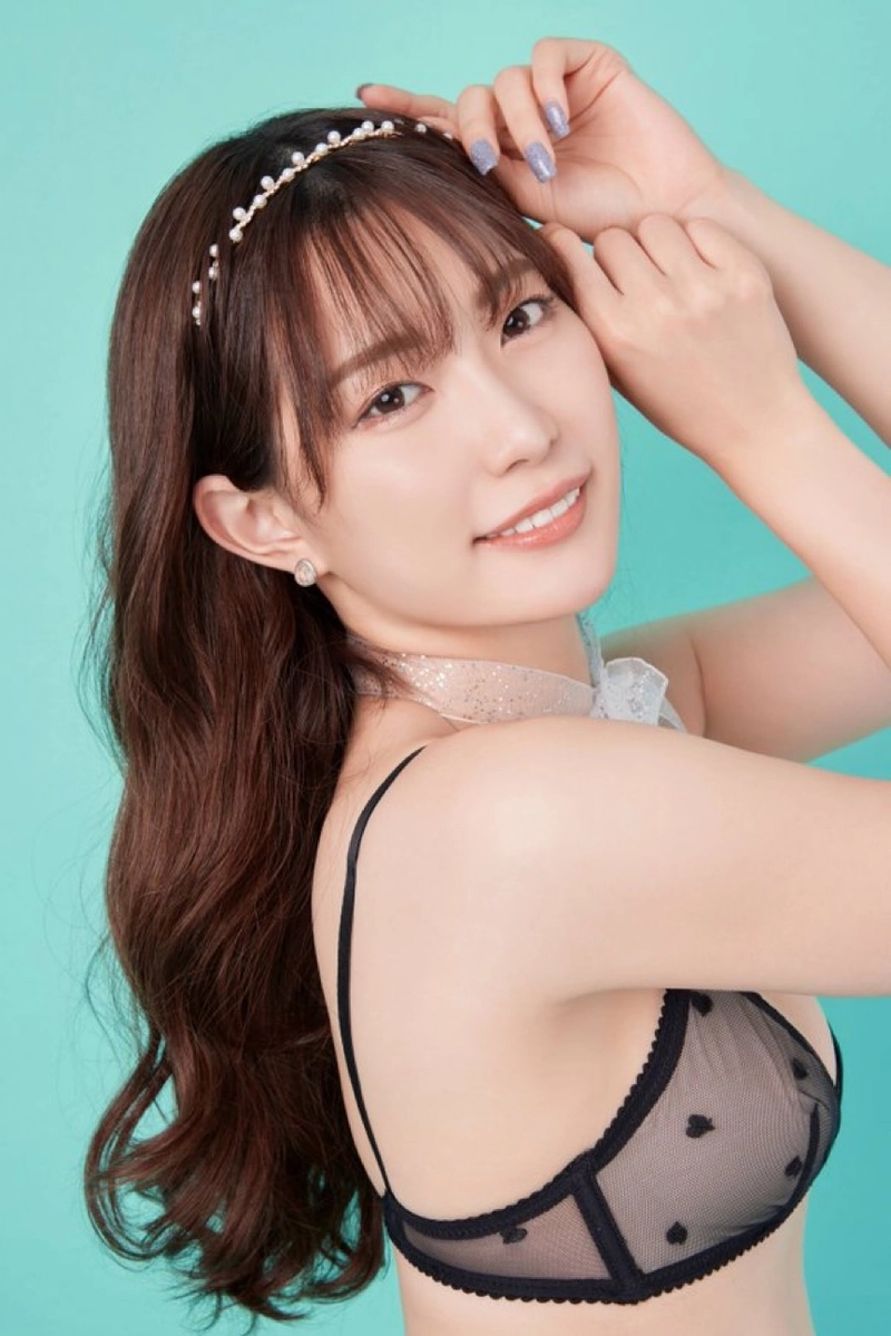 Ảnh Akari Mitani bikini sexy tươi tắn