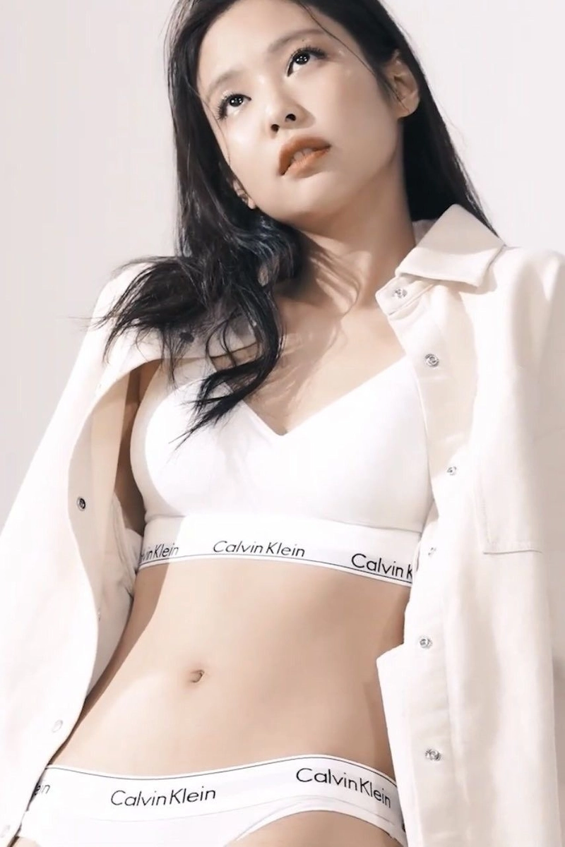 Ảnh Jennie bikini trắng tinh khôi đẹp nhất