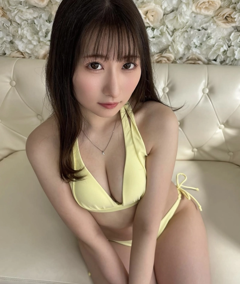 Ảnh Jun Suehiro bikini sexy xanh lá