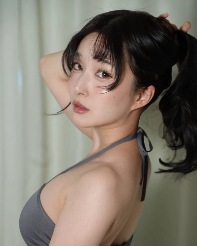 Ảnh Kasumi Tsukino bikini ướt át cuốn hút