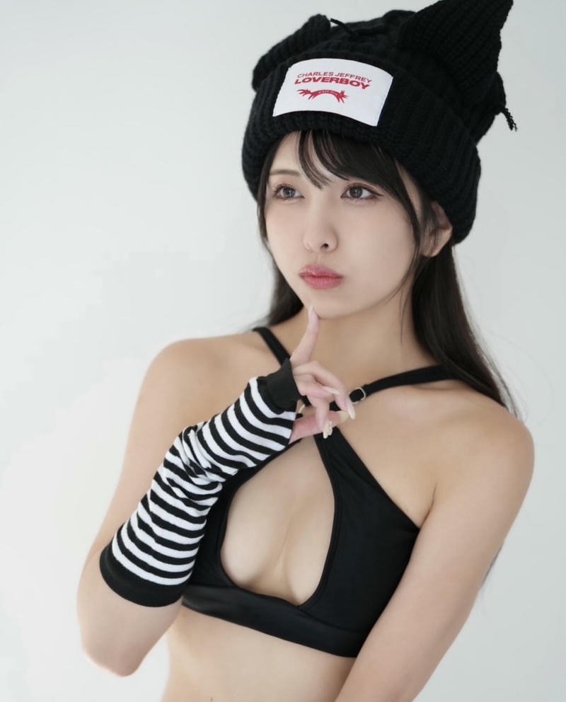 Ảnh Kuraki Shiori bikini sexy chu môi cực yêu