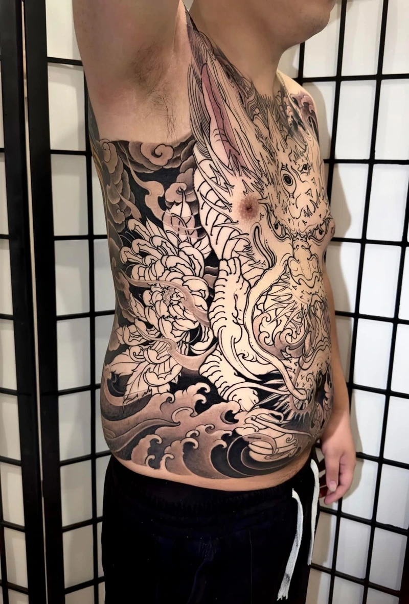 Ảnh hình xăm full bụng nam mẫu samurai chiến binh mạnh mẽ