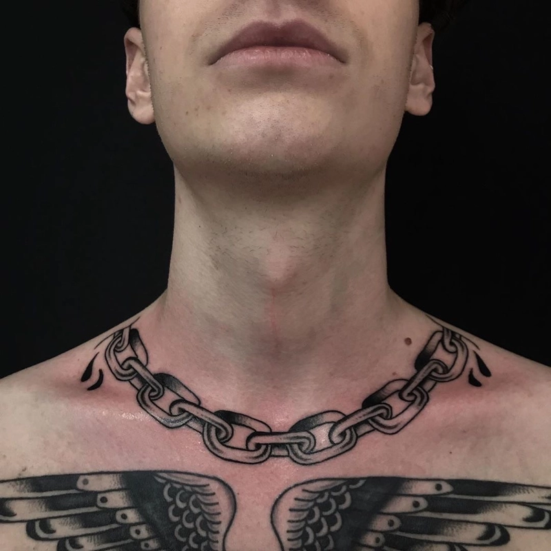 Ảnh hình xăm xương quai xanh nam tạo nét nam tính riêng