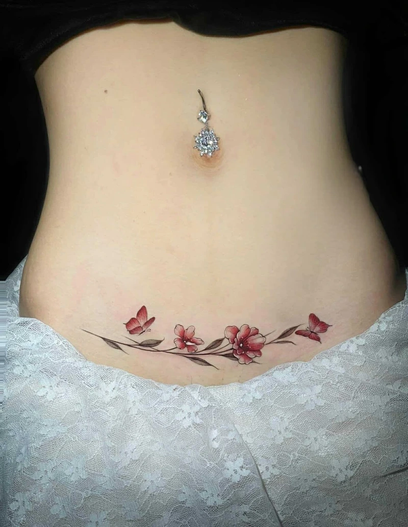 Chữ nghệ thuật uốn lượn trên bụng mang ý nghĩa sâu sắc