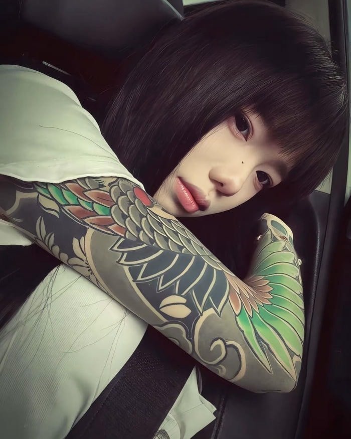 Cô gái mang vibe lạnh lùng và nổi loạn