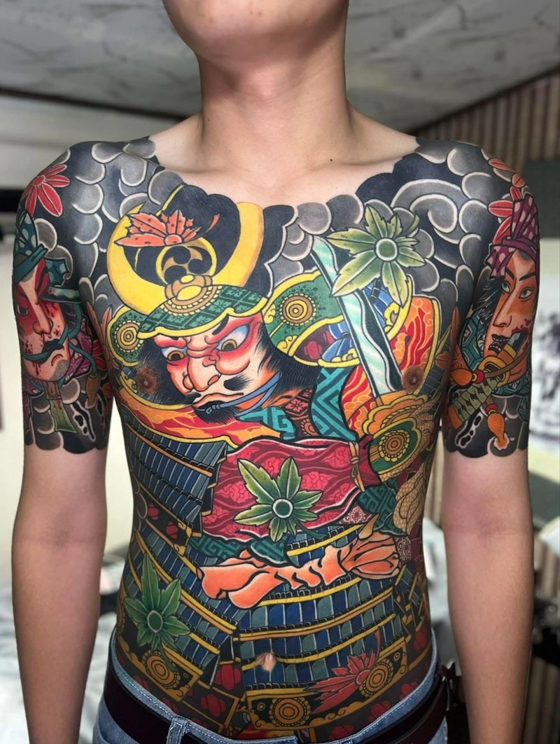 Đầu lâu kết hợp hoa hồng tạo điểm nhấn tattoo độc đáo