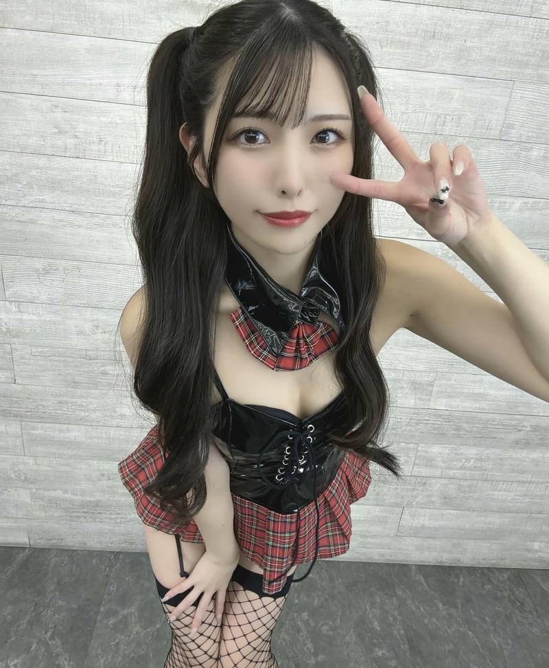 Gái Nhật Kuraki Shiori bikini sexy đáng yêu
