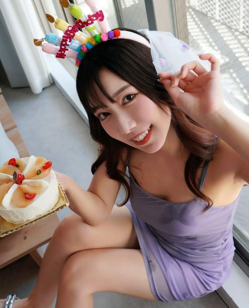 Gái Nhật Mei Satsuki bikini sexy sinh nhật