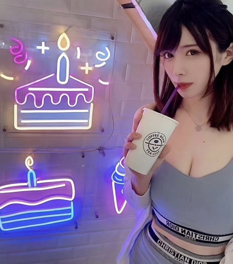 Gái đẹp Honoka Tsujii bikini sexy dễ thương