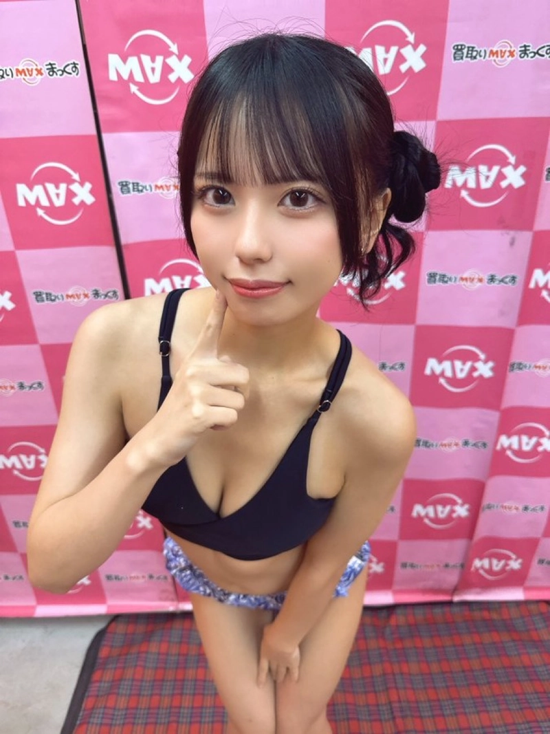 Gái nhật Airi Nagisa bikini sexy đơn giản