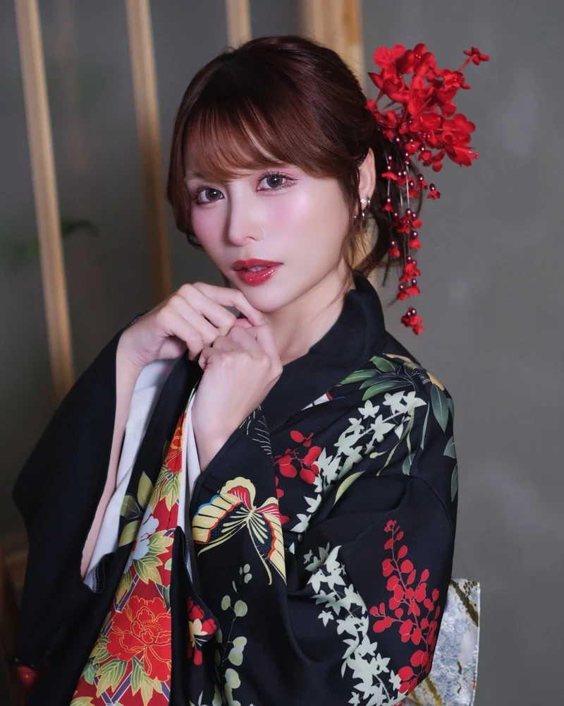 Hình JAV Mayuki Ito mông căng tròn gợi tình