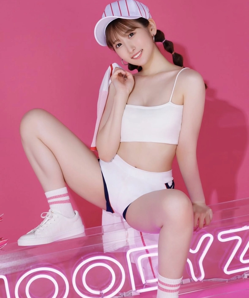 Hình Jun Suehiro bikini sexy trắng đẹp
