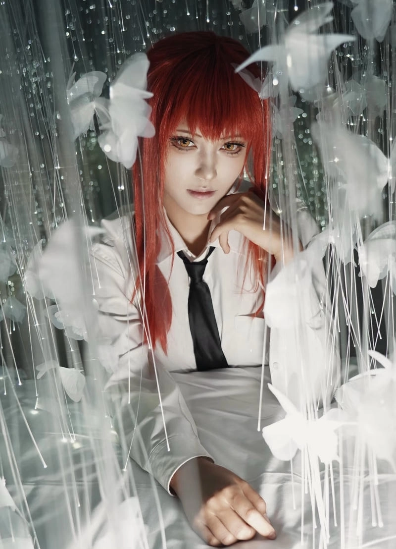 Hình Makima cosplay chuẩn tạo hình Chainsaw Man