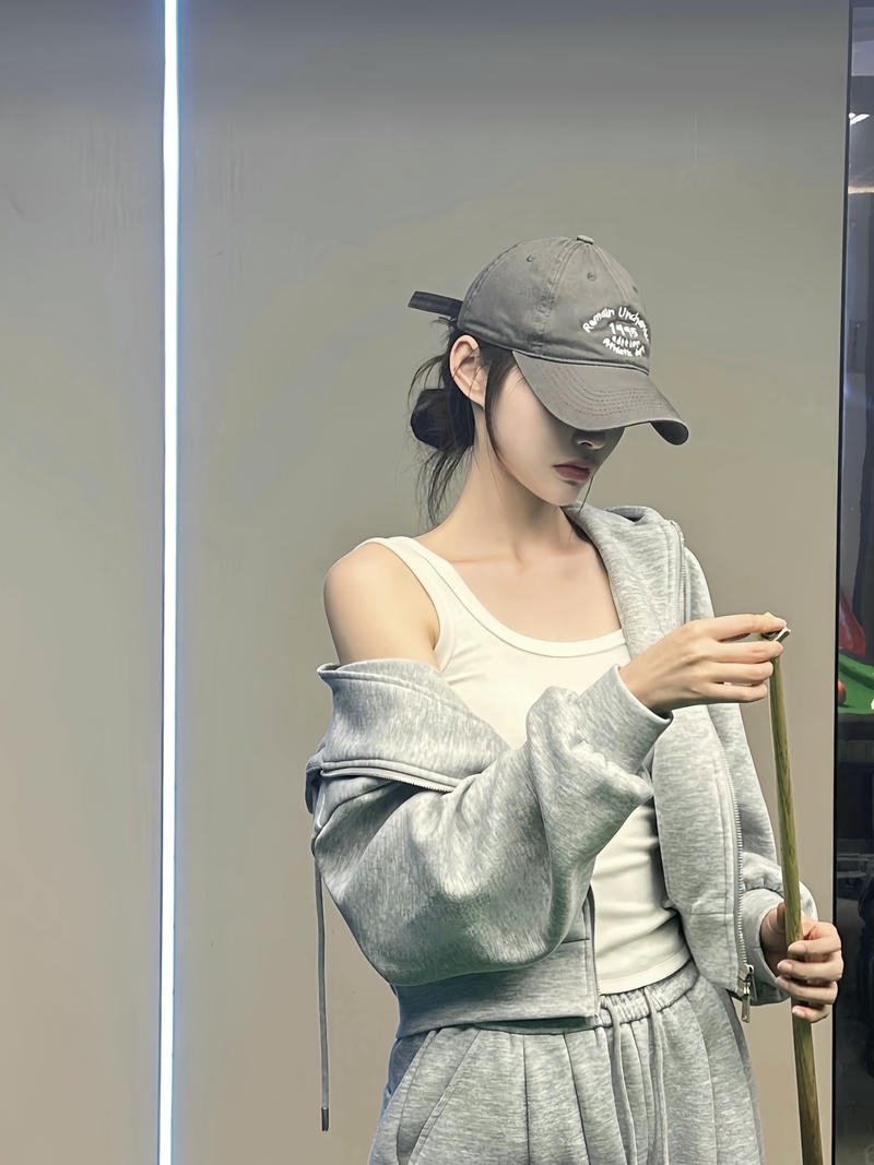 Hình ảnh hot girl chơi bi da che mặt đẹp