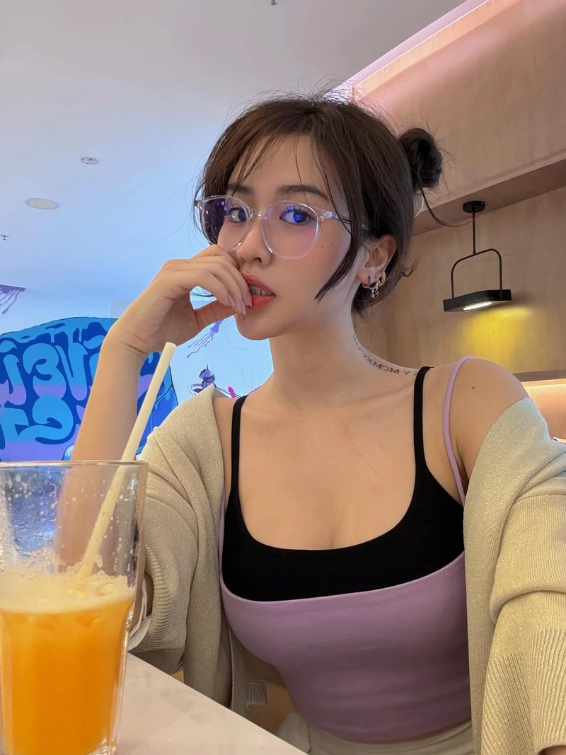 Hình ảnh quyên qui mặc bikini xinh gái