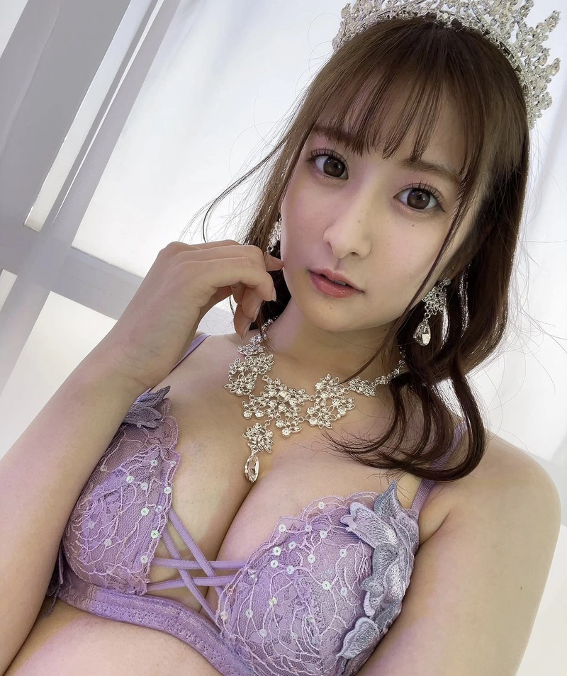 Hot girl Jun Suehiro bikini sexy tím