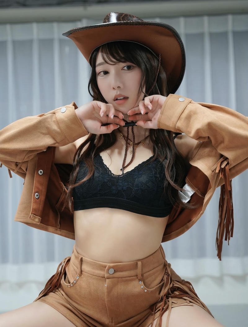 Hot girl Mei Satsuki bikini sexy cao bồi