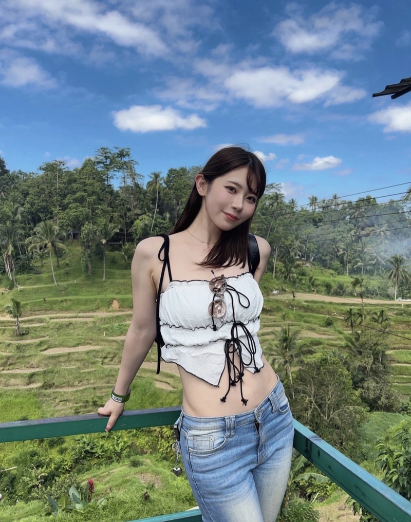 Hot girl Nhật Bản aoi ibuki bikini quần bò