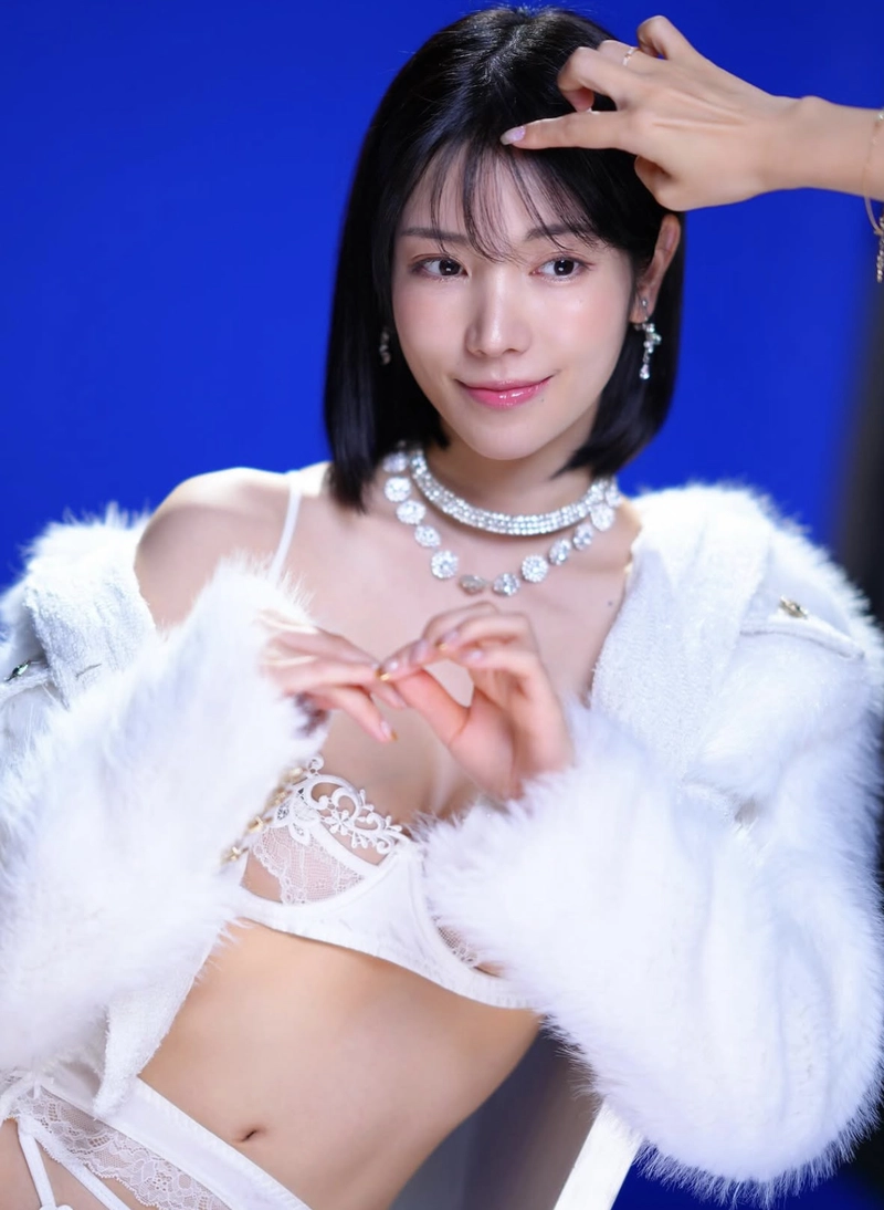 Karen kaede bikini sexy cực quyến rũ