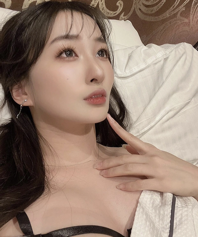 Kasumi Tsukino bikini sexy góc nghiêng đẹp