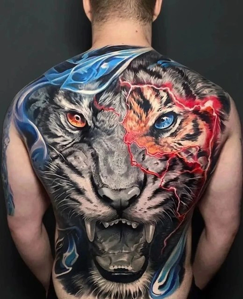 Không gian huyền bí trong tattoo full lưng nam phong cách cổ điển