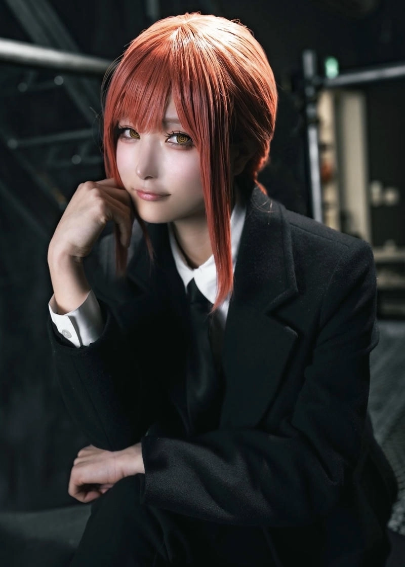 Makima cosplay phiên bản đời thực chuẩn nguyên tác