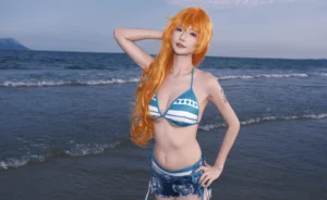 Nami mặc bikini thumbnail