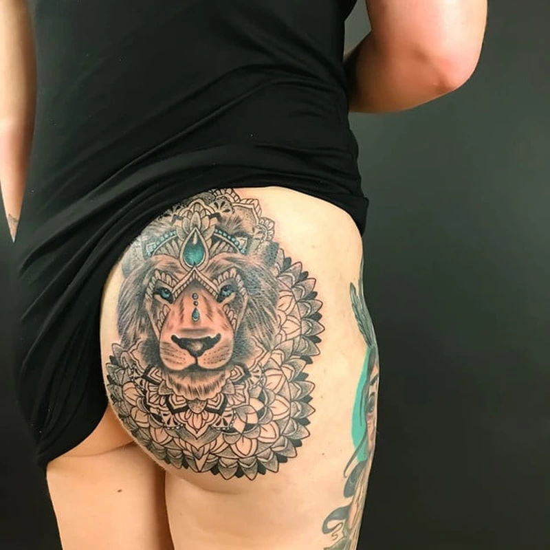 Nghệ thuật tattoo ở mông nữ cùng nét vẽ tinh xảo mềm mại
