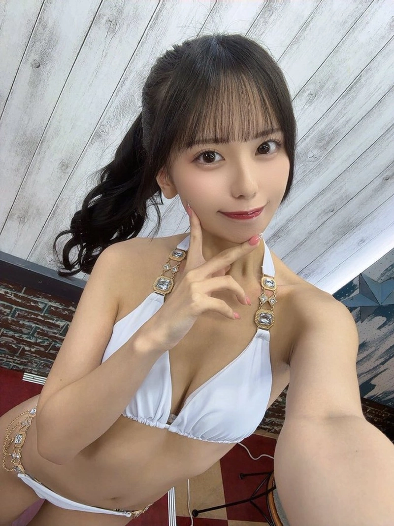 Người mẫu Nhật Airi Nagisa bikini sexy dáng đẹp
