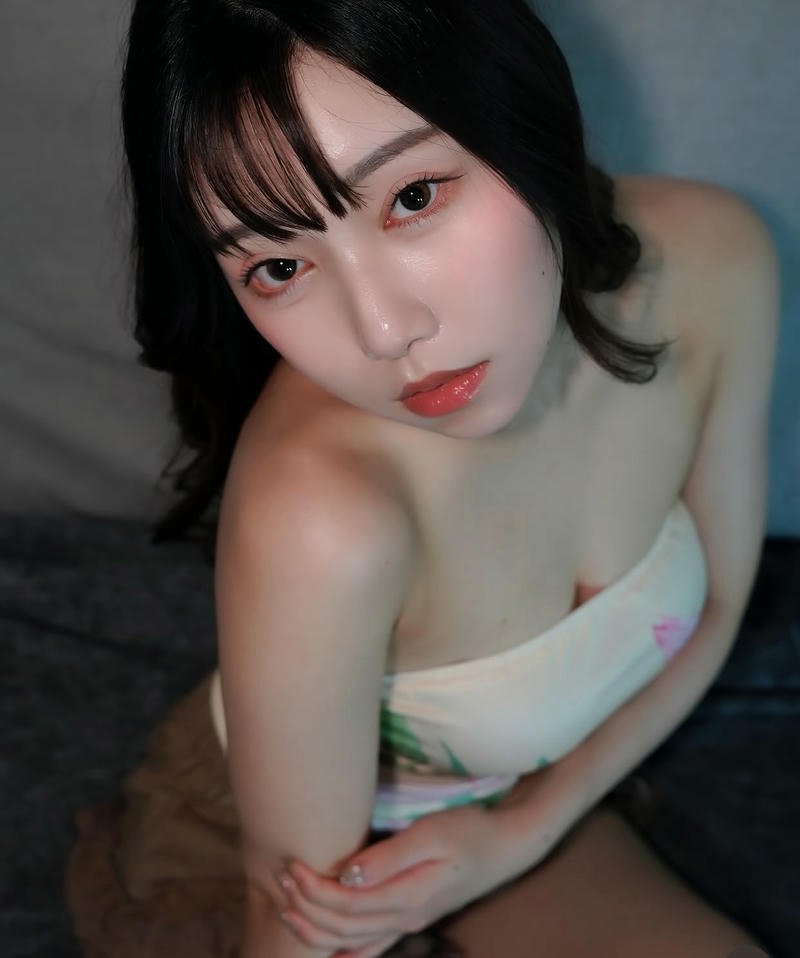 Người mẫu Nhật Mei Satsuki sắc nét