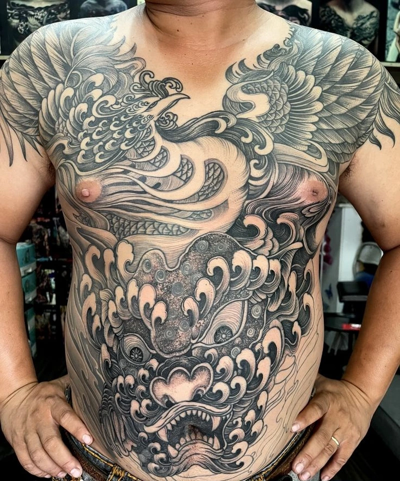 Nhiều họa tiết kết hợp tạo tattoo bụng cực kỳ nổi bật
