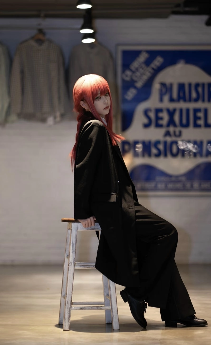 Phiên bản đời thực giống nguyên tác của Makima cosplay