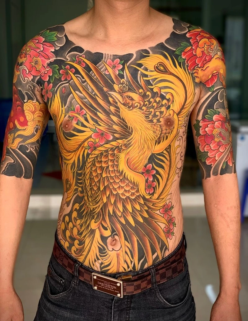 Phong cách irezumi truyền thống trên bụng nam cực kỳ ấn tượng