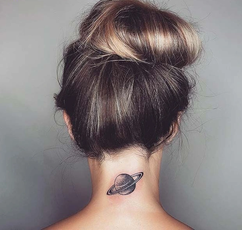 Tattoo mini cổ nữ phong cách cá tính phù hợp ảnh đại diện