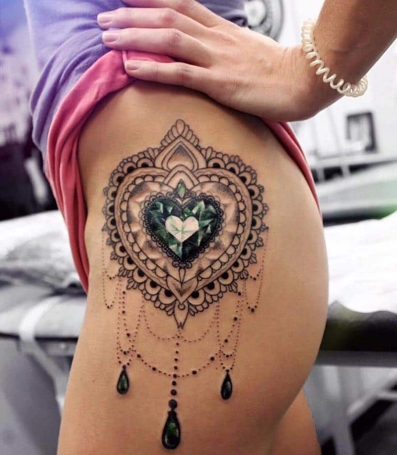 Tattoo mini mông nữ với thiết kế đơn giản nhưng nổi bật riêng