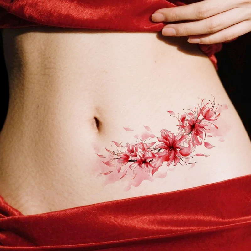 Vẻ đẹp tattoo bụng nữ với hoa tinh tế tôn đường cong mềm mại
